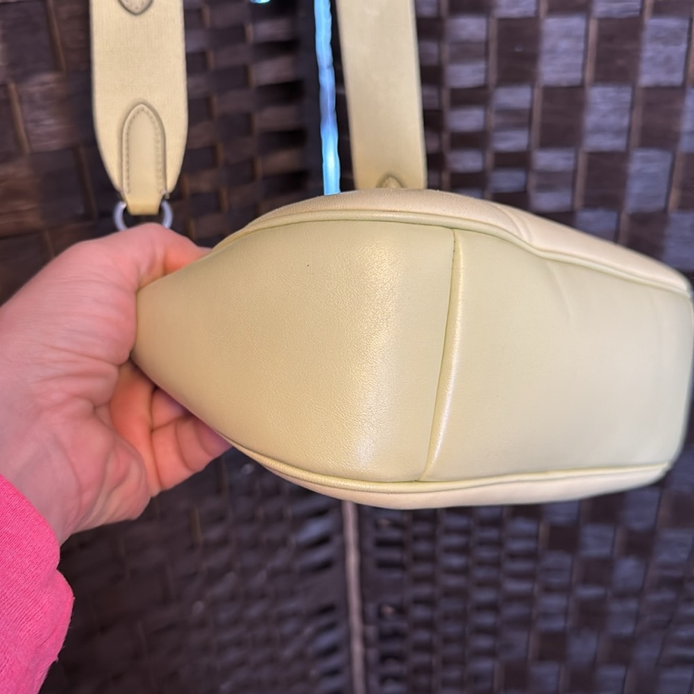 New without tags coach Teri crossbody yellow green. - Picture 4 of 10
